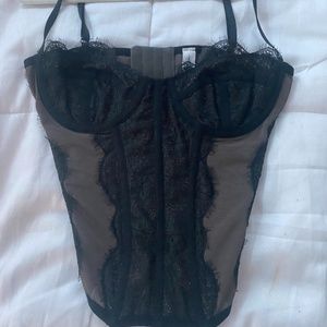trades only urban corset top